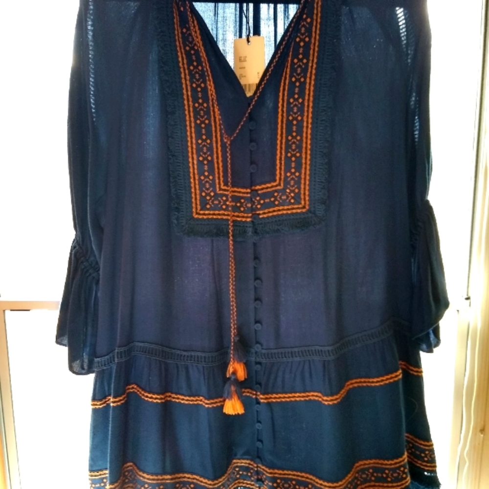 a loves a dark blue peasant dress, size medium